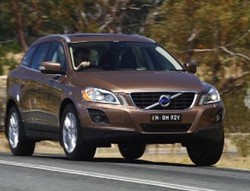 Volvo XC60 T5 Ngaspal di RI 21 Oktober