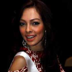 Reisa Kartikasari Dambakan Pria Berdada Bidang & Romantis