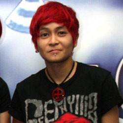 Mitha The Virgin Cari Cowok Macho Seperti Ahmad Dhani