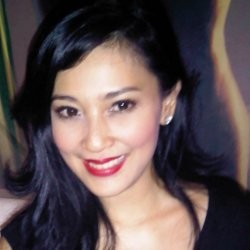 Sophie Navita Tulis Buku Soal Kehidupan