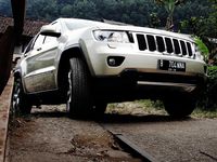 Menjajal Ketangguhan Jeep Grand Cherokee