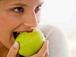 Hindari Makan Buah Sehabis Makan