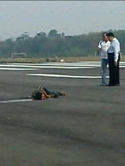 Kronologi Zainuddin Tertabrak dan Tersambar Baling-baling Pesawat