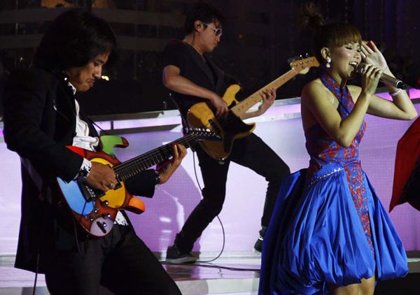 Kolaborasi GIGI dan Ayu Ting Ting Kolaborasi GIGI dan Ayu Ting Ting