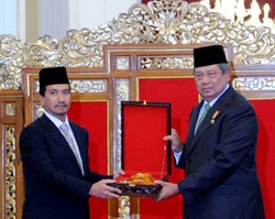 Masalah Perbatasan Tak Pengaruhi Bintang Kehormatan Untuk Raja Malaysia