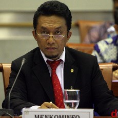 6 Poin Penjelasan Kominfo Terkait Penghentian SMS Premium