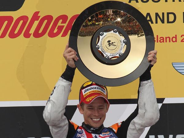 Menang di Kandang, Stoner Juara Dunia