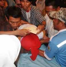 Manajemen Klaim Lift Empire Palace Macet Karena Overload