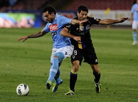 Napoli Dipermalukan Parma