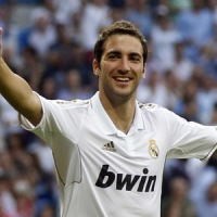 Hat-trick Higuain Antar Madrid ke Puncak