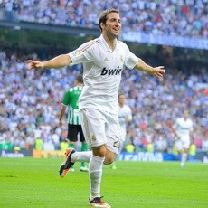 Hat-trick Spesial Higuain
