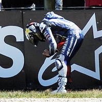 Lorenzo Dipastikan Absen, Stoner di Ambang Juara