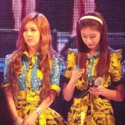 Manggung Sambil Tertawa dan Ngobrol, T-Ara Dikritik