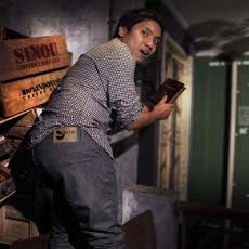 Deije, Tampil Beda dengan Potongan Jins Lebih Stylish