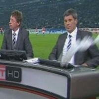 Fans Schalke Serang Eks Wasit