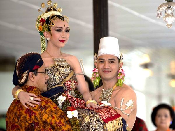 Prosesi Pernikahan Putri Sultan