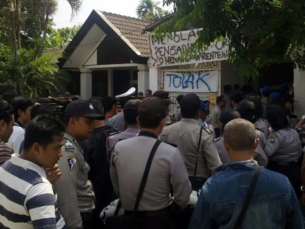 Eksekusi Rumah Dijaga Ratusan Polisi
