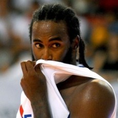 Pulang Kampung, Turiaf Main Bareng Tony Parker