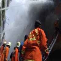 Pasar Mobil Kemayoran Terbakar, 25 Unit Damkar Dikerahkan