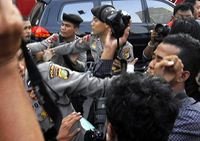 Bukk ! Oknum Polisi Jotos Wartawan
