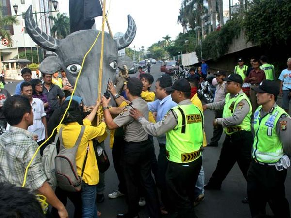 Kepala Kerbau yang Bikin Polisi Geram