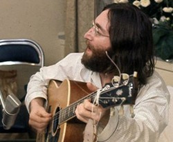 Gigi John Lennon Dilelang