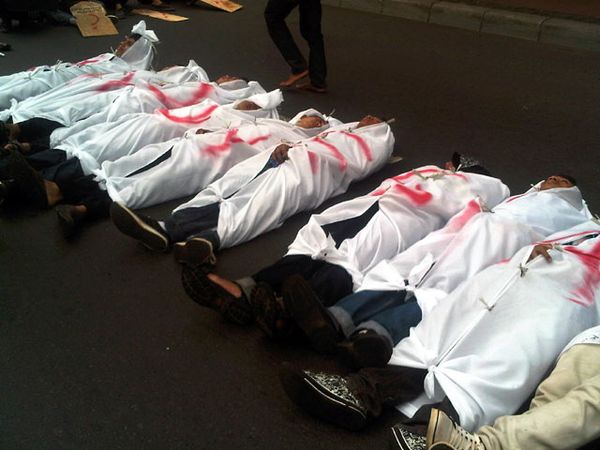 Pocong Siap Gentayangan ke Istana