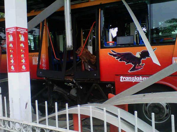 Bus TransJ Meledak