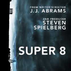 Super 8: Taman Bermain Anak-anak dan Alien
