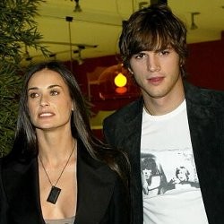 Selingkuh, Ashton Kutcher Tak Ingin Cerai dengan Demi Moore