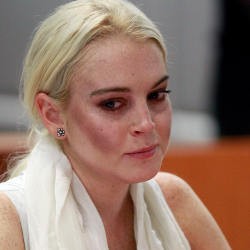 Langgar Masa Percobaan, Lindsay Lohan Dihadiahi Borgol