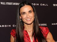 Demi Moore Terlihat Sangat Kurus