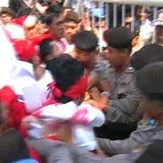 Unjuk Rasa 2 Tahun Pemerintahan SBY-Boediono Diwarnai Adu Dorong