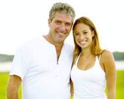 4 Alasan Jangan Pilih Suami Jauh Lebih Muda atau Tua