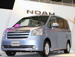 Si Kembar Toyota Noah dan Voxy Dirakit di RI?