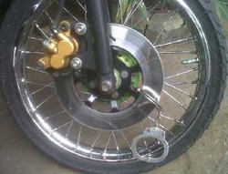  Kunci Roda Motor dengan Borgol 