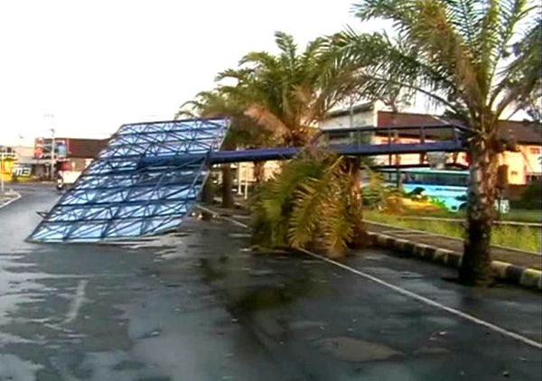 Puting Beliung Terjang Kediri