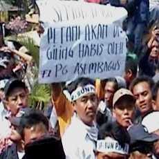 Ribuan Pekerja Kebun Tebu di Situbondo Turun ke Jalan