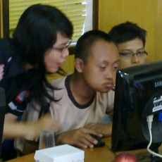 Puluhan Siswa SLB Belajar Pakai Komputer