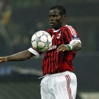 Taiwo Adaptasi dengan Nonton DVD