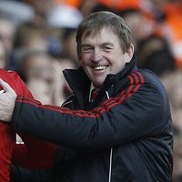 Dalglish Bela Suarez dari Tuduhan Rasis & Diving