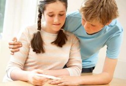 Hamil Usia Remaja Berisiko 4 Kali Lipat Meninggal Saat Melahirkan