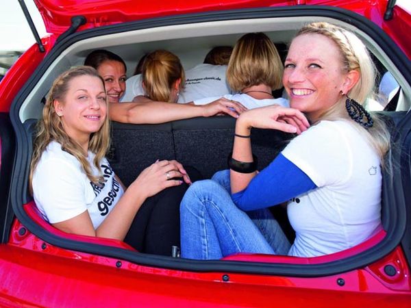 16 Orang Jejali VW up