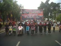 1.000 Perempuan Long March ke Istana, Jl Medan Merdeka Barat Ditutup