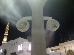 436 Kipas Angin Semprot di Pelataran Masjid Nabawi