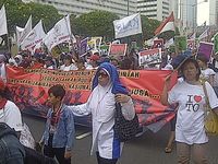 1.000 Perempuan Long March Dukung RUU BPJS