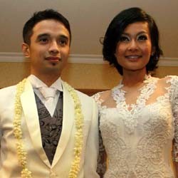 Onci Ungu Masih Tak Percaya Akhirnya Resmi Menikah