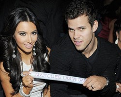 Isu Cerai, Kim Kardashian Rayakan Ultah Bareng Suami