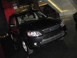 Karpet Ford Escape Terbaru Terbuat dari Botol Plastik Bekas