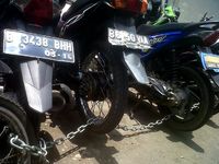 Parkir Liar, Ratusan Sepeda Motor Digembok